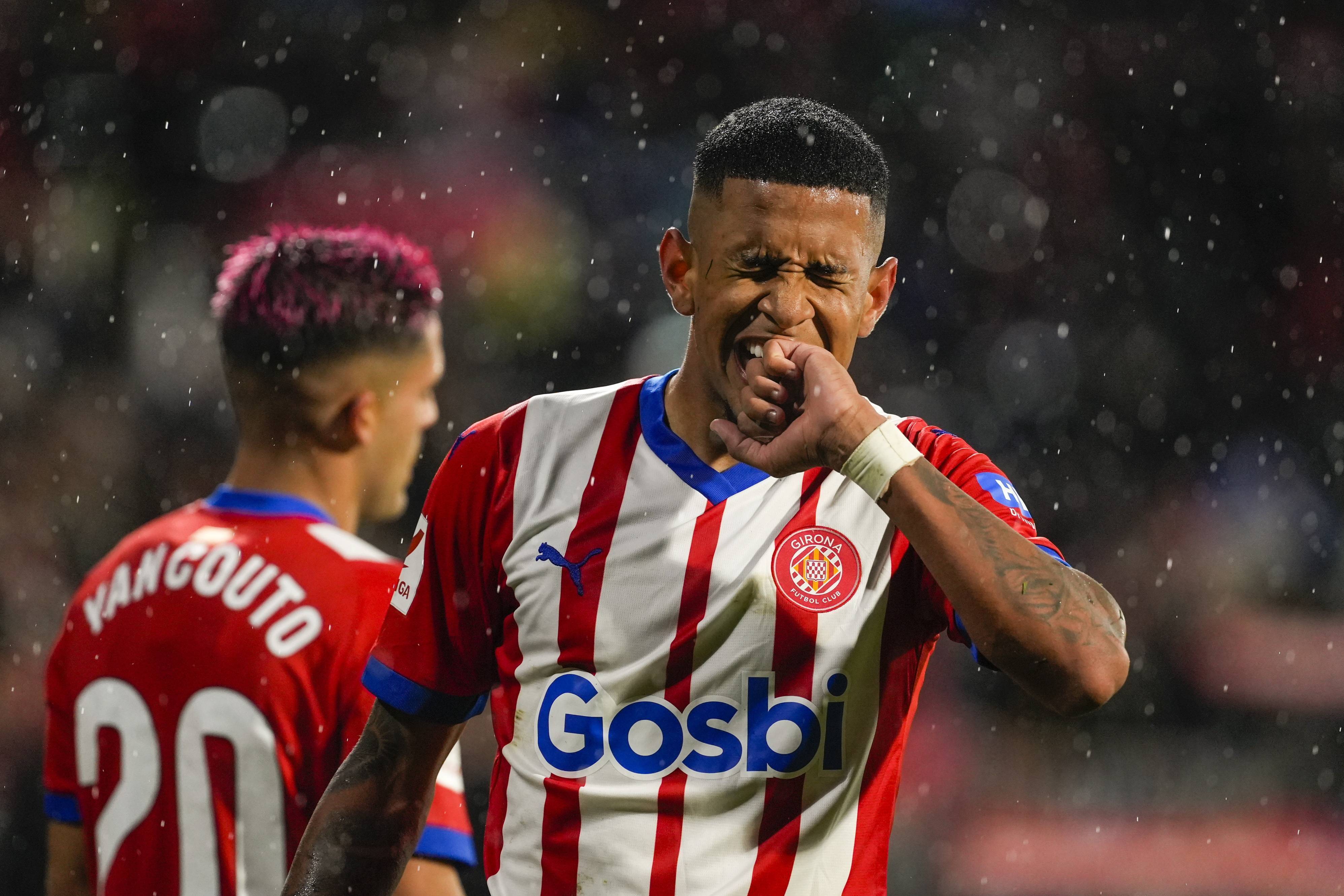 爱游戏-赛前巴塞罗那备战足总杯，刷新队史纪录细节曝光，悬念犹存，团队化学反应显著的简单介绍